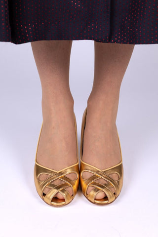 1950's court shoe with peep - toe - Gold - Audrey - memery