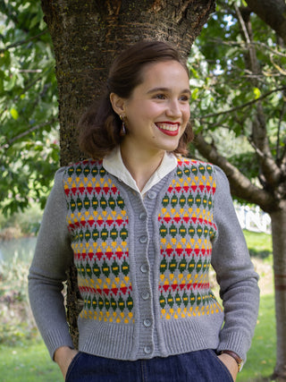 1940'er style cardigan - Meleret grå med flerfarvet mønster - Roberta