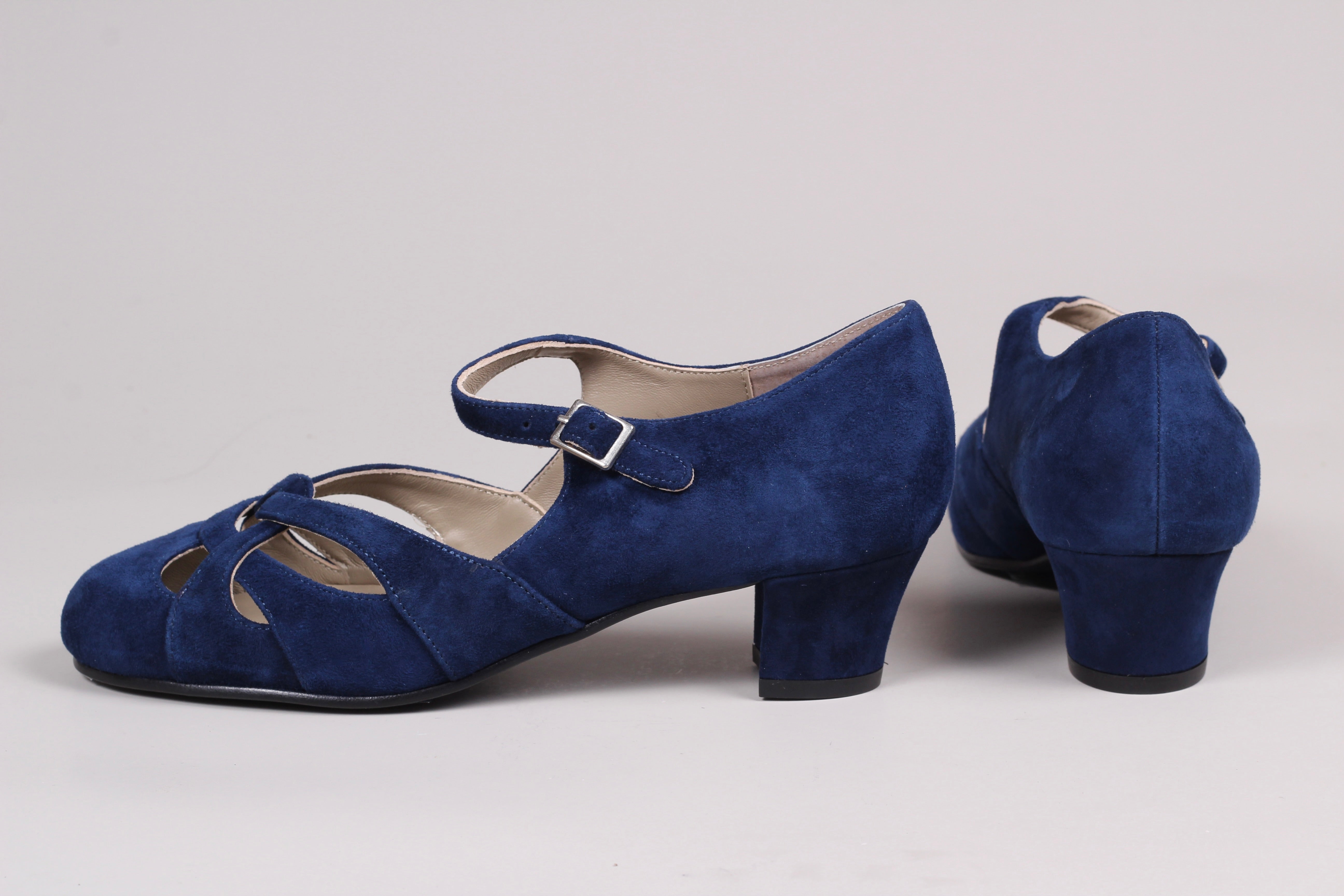 Relativitetsteori til forum 1930'er / 1940'er vintage style sandaler i ruskind, marineblå - Ida – memery