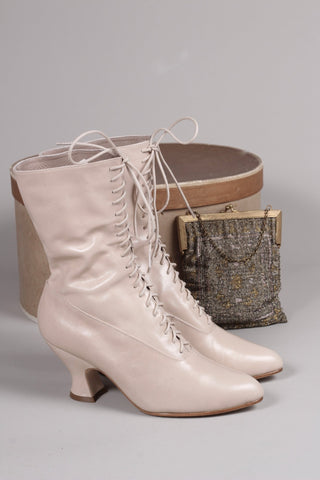 Feminine soft Edwardian style boot with pompadour heel, 1900 - 1915 - Cream - Rose - memery
